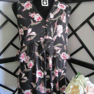 WHITE HOUSE / BLACK MARKET - Sleeveless Black with pink Floral Design Top - SzS